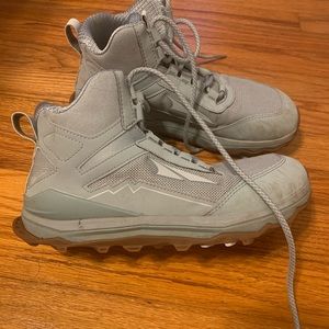 Womens Altra Lone Peak Hiking Shoe size 7.5